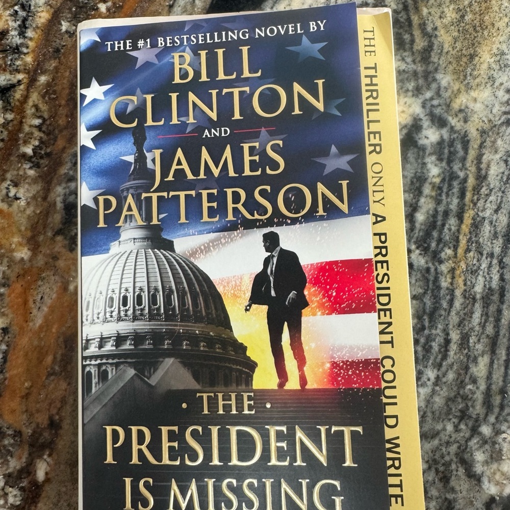 The President Is Missing by Bill Clinton & James Patterson - Patriotic Cover